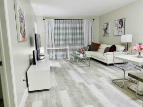 Modern 1BR 1BA Condo 1Block to Aventura Mall
